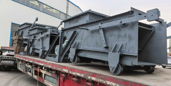 K2往復(fù)式給煤機(jī)廠區(qū)發(fā)貨 K2往復(fù)式給煤機(jī)廠區(qū)發(fā)貨